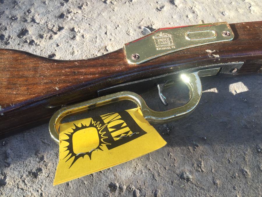 Vintage Golden Ranger Toy Gun [Photo 4]