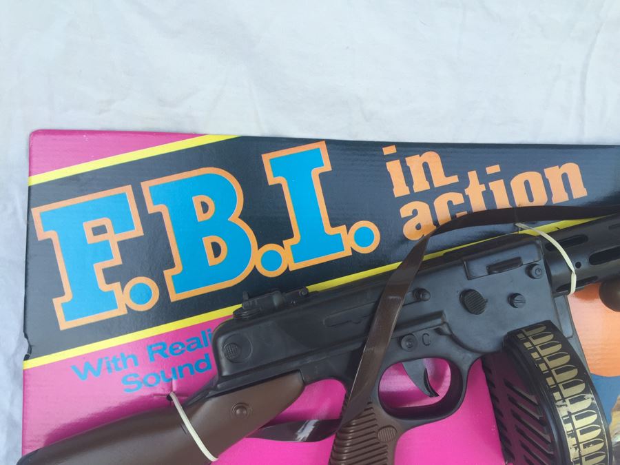 F.B.I. Toy Machine Gun From Plastimarx New On Card [Photo 2]