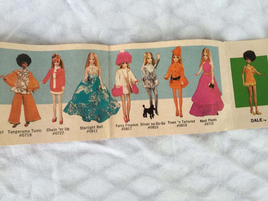 Vintage Dawn Travel Case Filled With Dawn Dolls And Vintage Doll Clothes And Accessories [Photo 17]