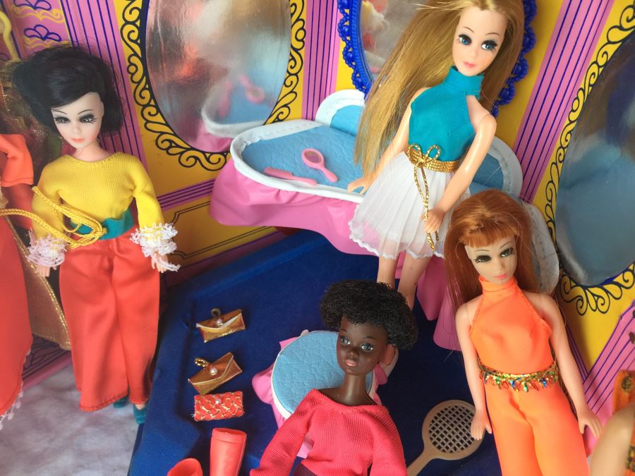 Vintage Dawn Travel Case Filled With Dawn Dolls And Vintage Doll Clothes And Accessories [Photo 8]