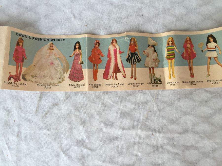 Vintage Dawn Travel Case Filled With Dawn Dolls And Vintage Doll Clothes And Accessories [Photo 14]