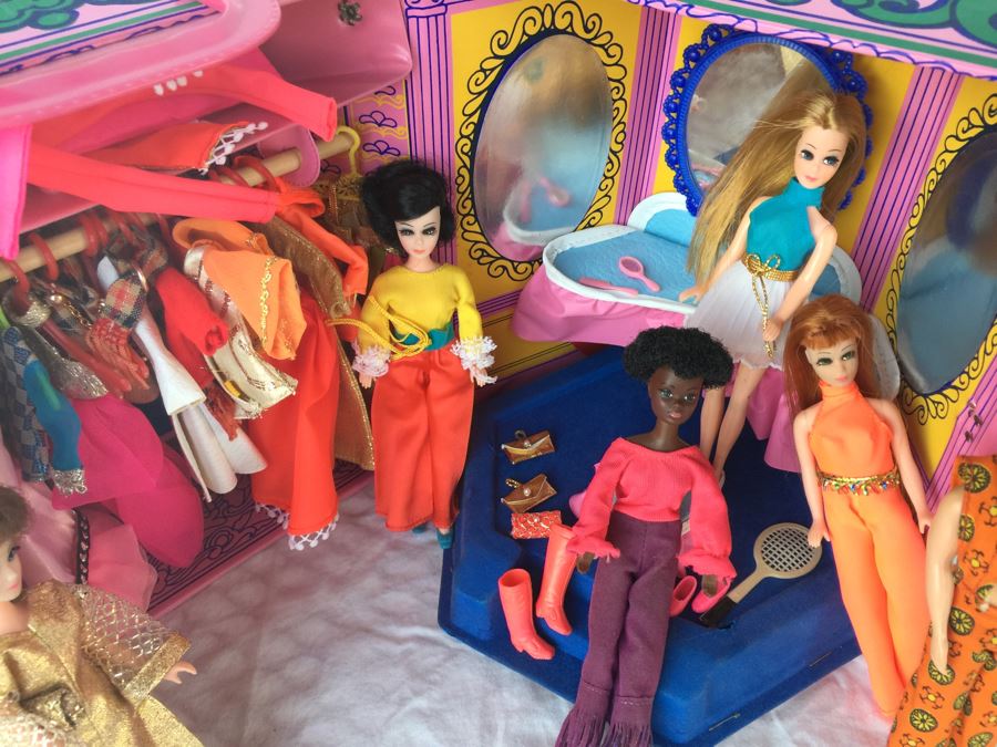 Vintage Dawn Travel Case Filled With Dawn Dolls And Vintage Doll Clothes And Accessories [Photo 4]