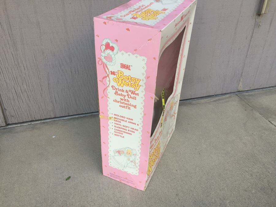 Betsy Wetsy IDEAL Classic Doll New In Box [Photo 6]