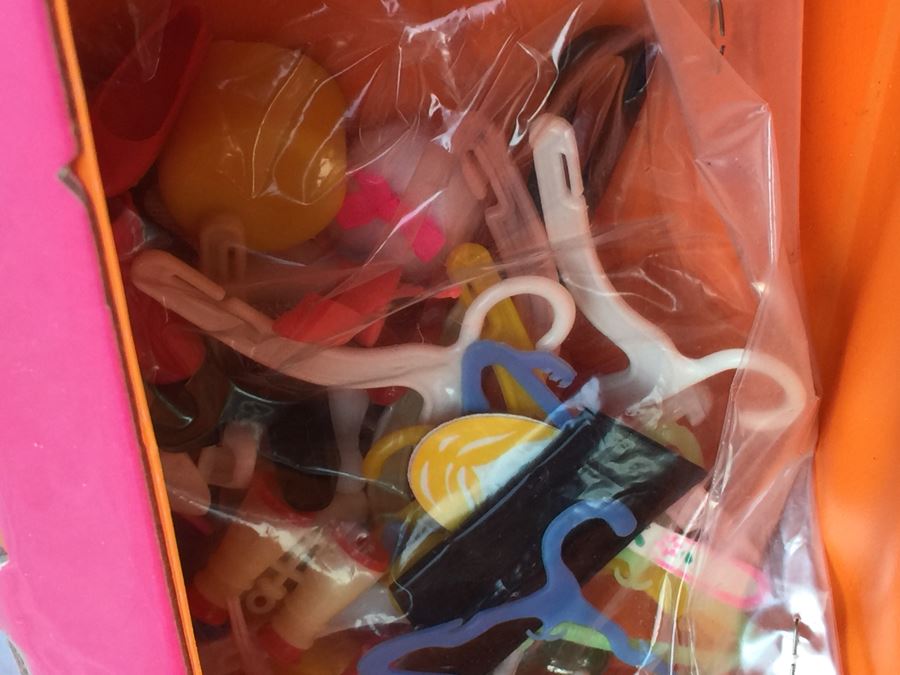 Vintage Dawn Doll Case With Dawn Dolls, Clothing And Accessories [Photo 8]