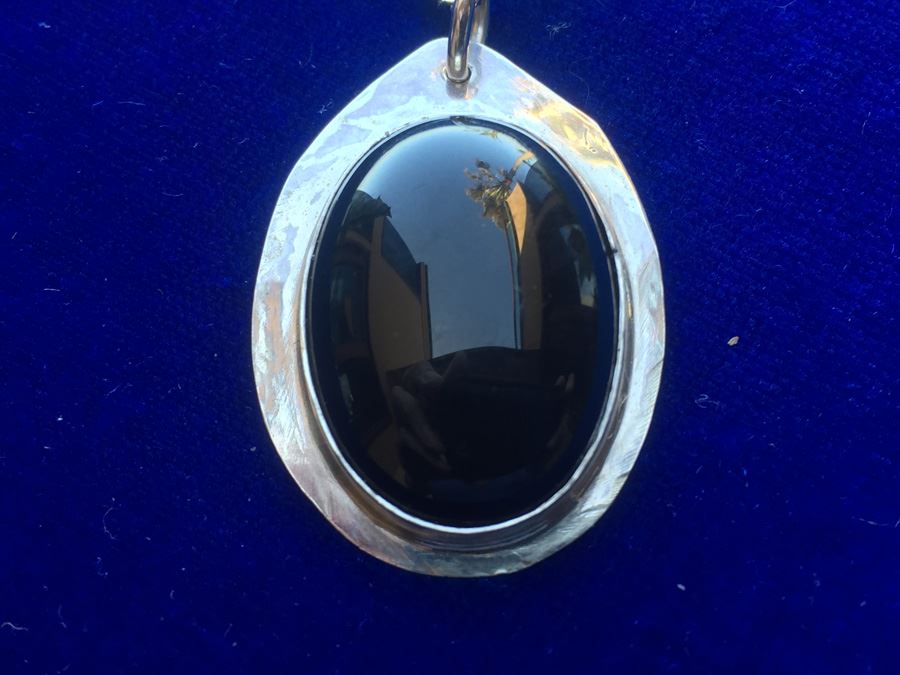 Sterling Silver Onyx Stone Necklace Wt: 10.5g [Photo 2]