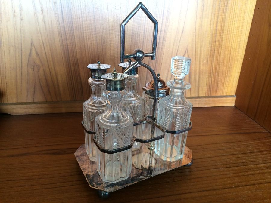 T & Co Cruet Set [Photo 1]