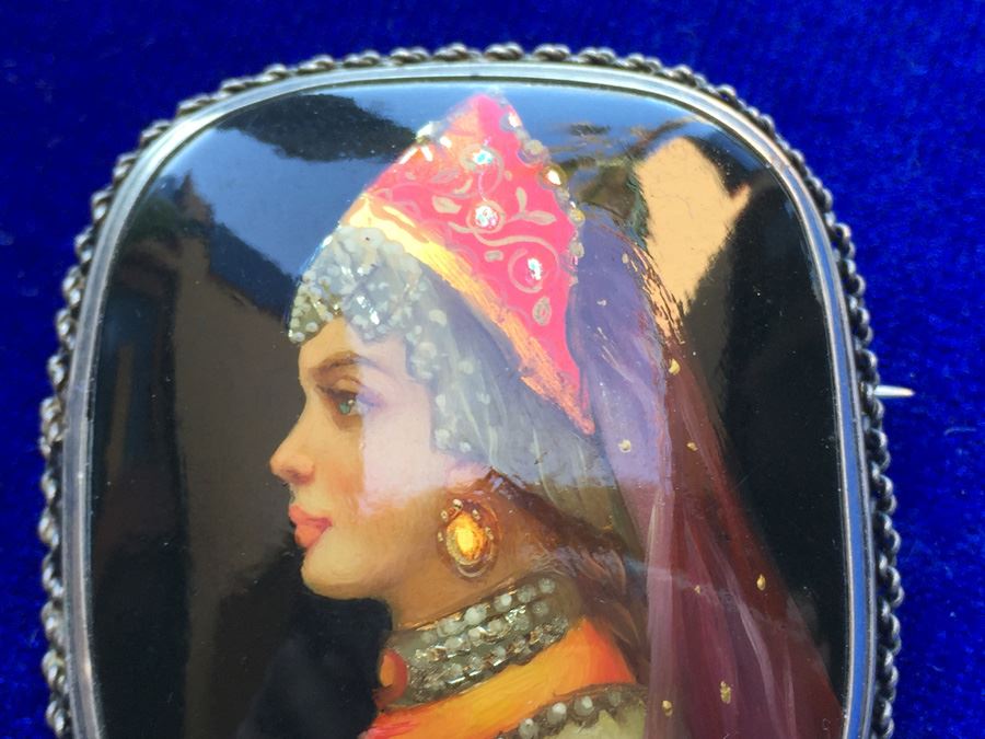 Antique Handpainted European Enamel Pin Wt:10.8g [Photo 4]