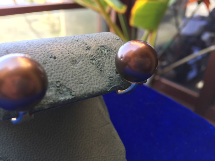 18k Gold Clips Tahitian Iridesse Tiffany & Co Pearls 8mm Wt:11.2g [Photo 3]