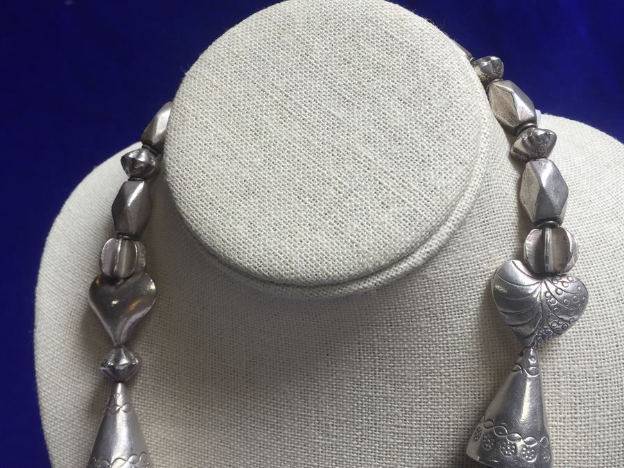 Silver Tone Chunky Bead Necklace [Photo 9]