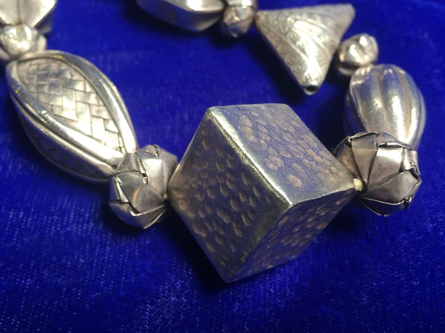 Silver Tone Chunky Bead Necklace [Photo 14]