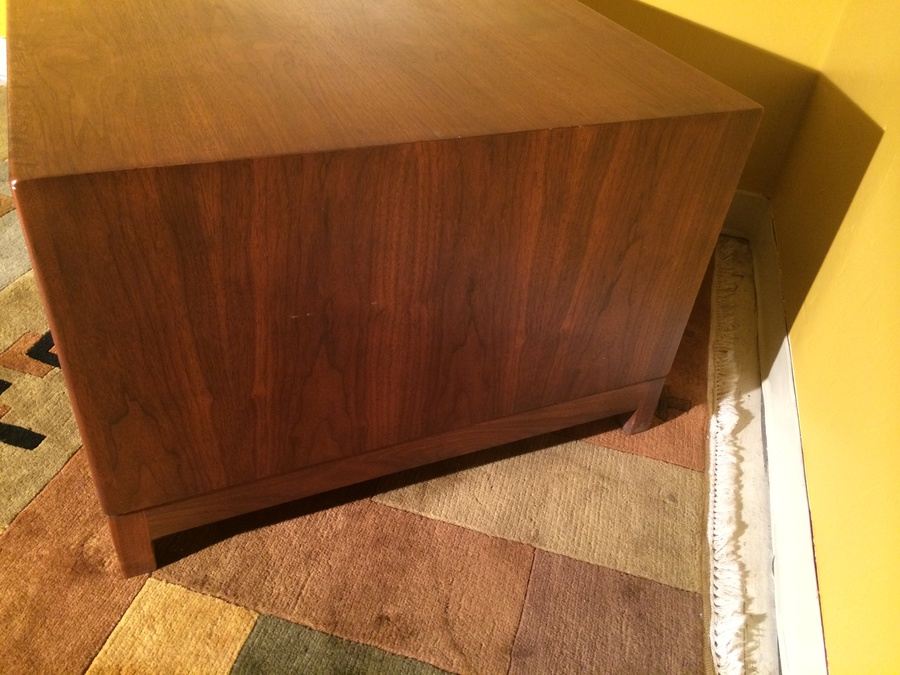 Square Wood End Table / Coffee Table with 2 Swinging Doors [Photo 5]