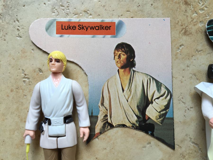 STAR WARS Kenner Action Figure 1977 Luke Skywalker And 1977 Princess Leia Organa With Portion Of Cards Excellent Condition Never Played With [Photo 7]