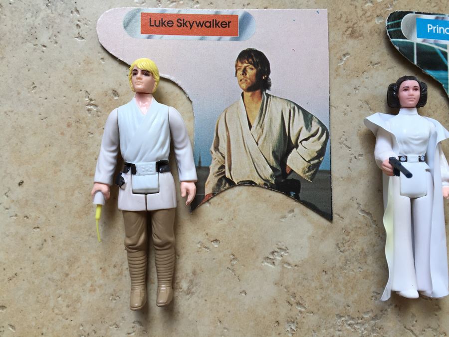 STAR WARS Kenner Action Figure 1977 Luke Skywalker And 1977 Princess Leia Organa With Portion Of Cards Excellent Condition Never Played With [Photo 2]