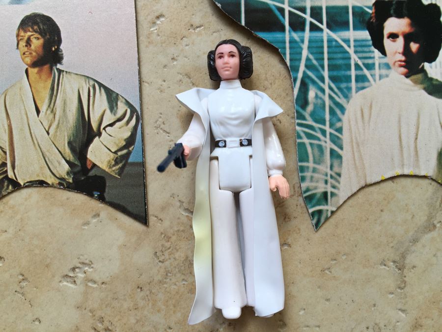 STAR WARS Kenner Action Figure 1977 Luke Skywalker And 1977 Princess Leia Organa With Portion Of Cards Excellent Condition Never Played With [Photo 3]