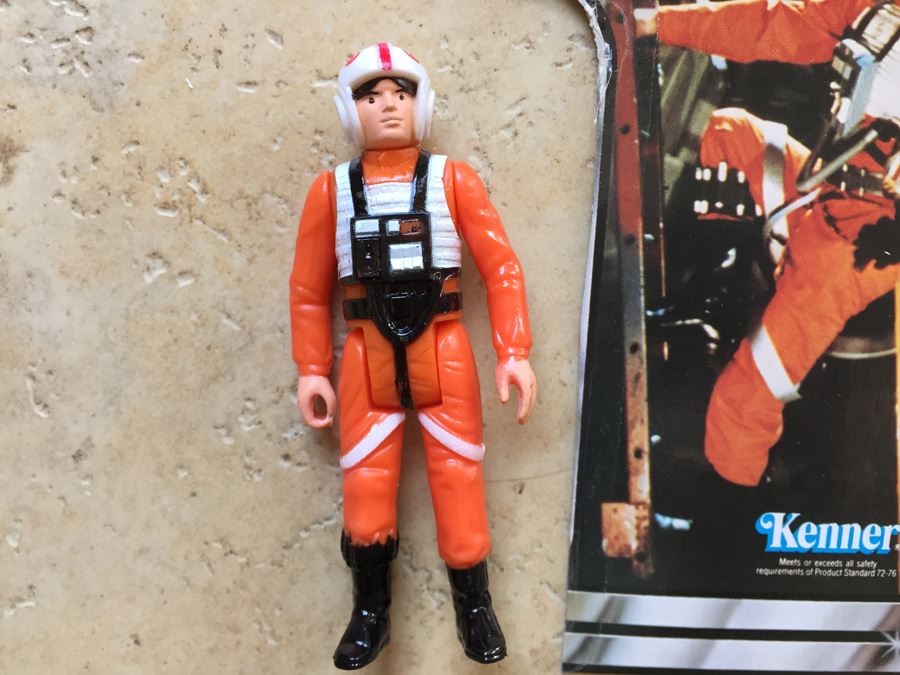 STAR WARS Kenner Action Figure 1978 Luke Skywalker X-Wing Pilot And 1977 Hans Solo With Portion Of Cards Excellent Condition Never Played With [Photo 4]