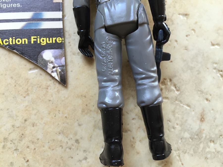 STAR WARS Kenner Action Figure 1977 Stormtrooper And 1977 Death Squad Commander With Portion Of Cards Excellent Condition Never Played With [Photo 13]