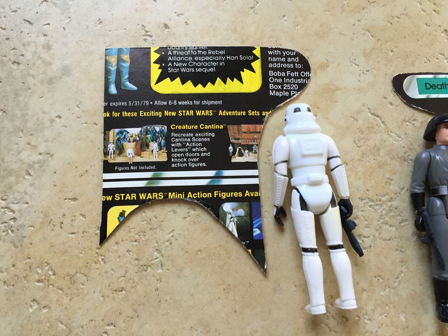 STAR WARS Kenner Action Figure 1977 Stormtrooper And 1977 Death Squad Commander With Portion Of Cards Excellent Condition Never Played With [Photo 7]