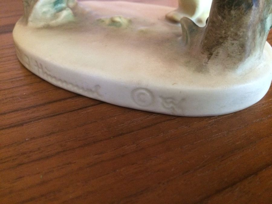 'Retreat To Safety' Goebel Hummel Figurine #201 Boy On Fence With Frog [Photo 7]