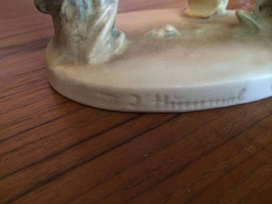 'Retreat To Safety' Goebel Hummel Figurine #201 Boy On Fence With Frog [Photo 5]