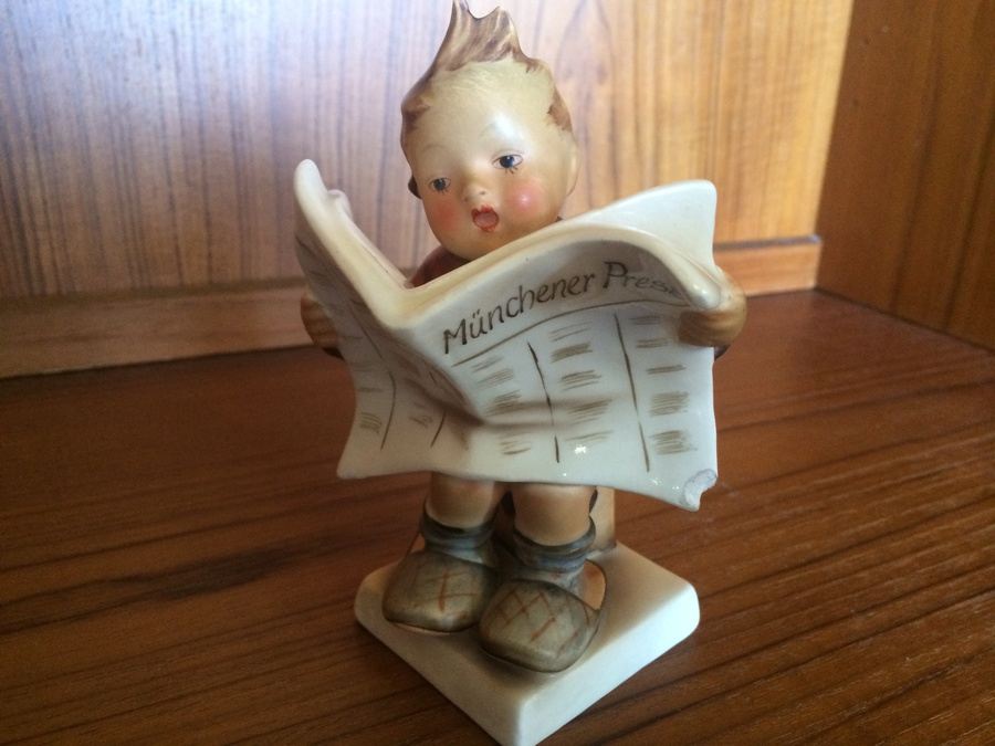 Hummel Latest News Figurine #184 [Photo 1]