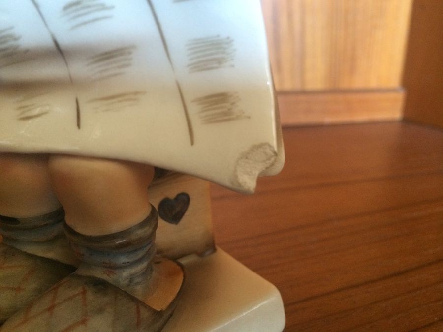 Hummel Latest News Figurine #184 [Photo 2]