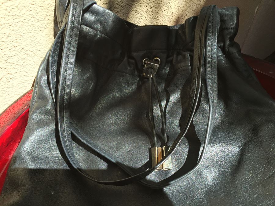 Black Leather Salvatore Farragamo Shoulder Bag Handbag Made In Italy [Photo 4]