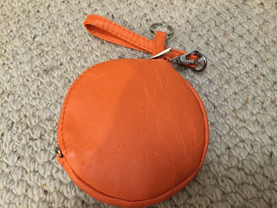 (8) Handbag And Luggage Lot [Photo 8]