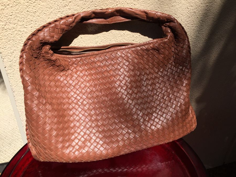 Light Brown Woven Leather Bottega Veneta Should Bag Handbag Made In Italy [Photo 1]