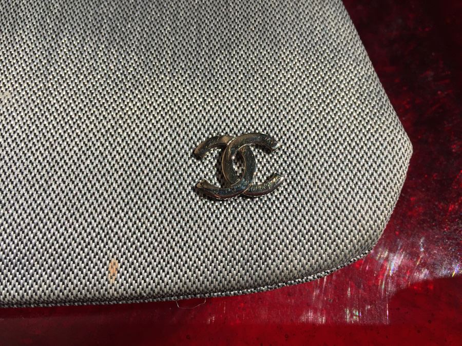 Chanel Handbag [Photo 3]