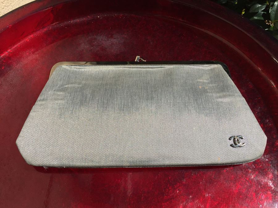 Chanel Handbag [Photo 5]