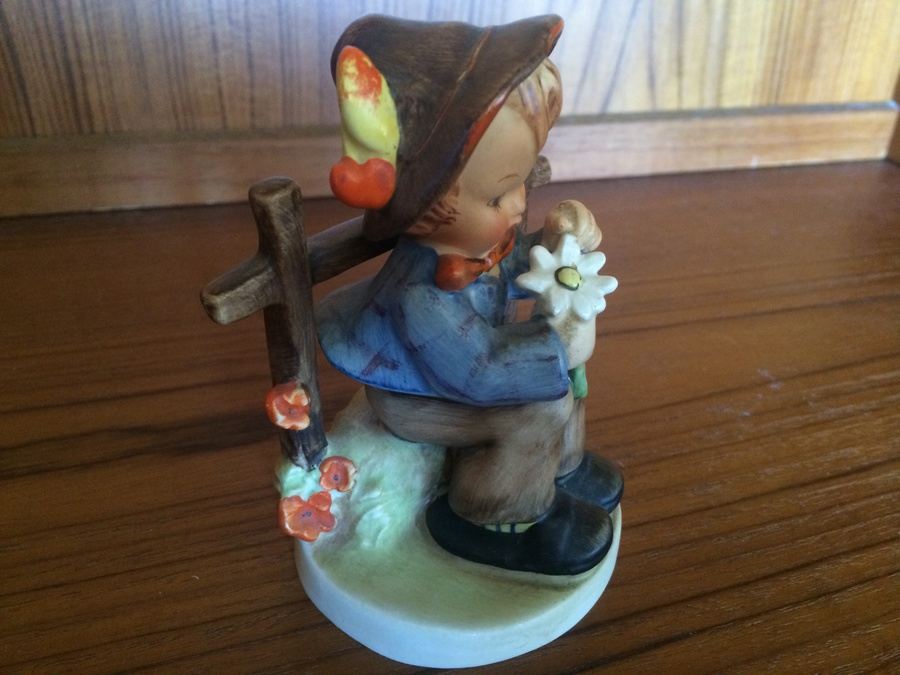 Goebel MI Hummel - She Loves Me She Loves Me Not #174 [Photo 6]