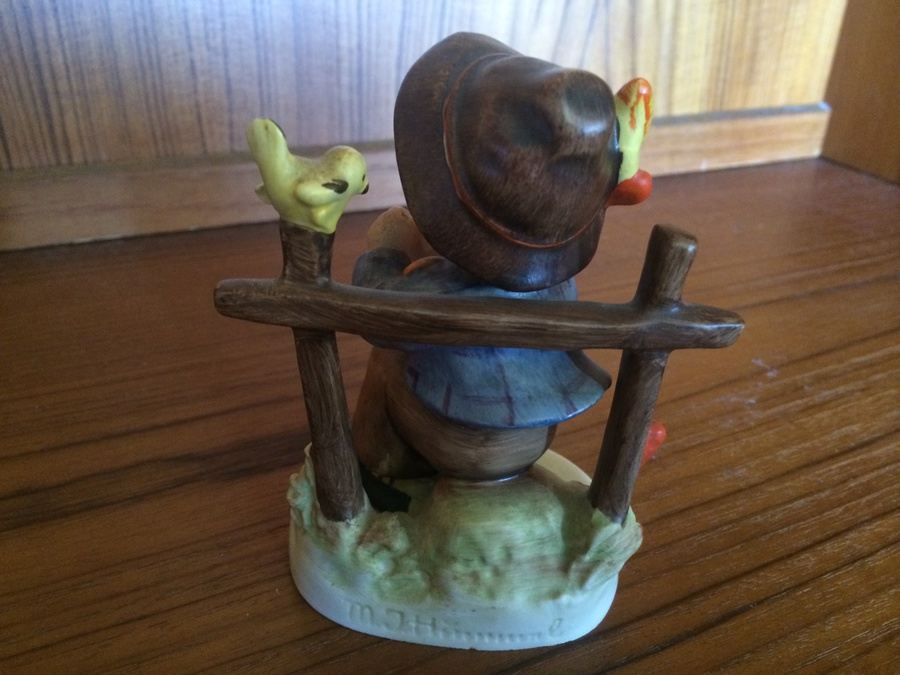 Goebel MI Hummel - She Loves Me She Loves Me Not #174 [Photo 4]