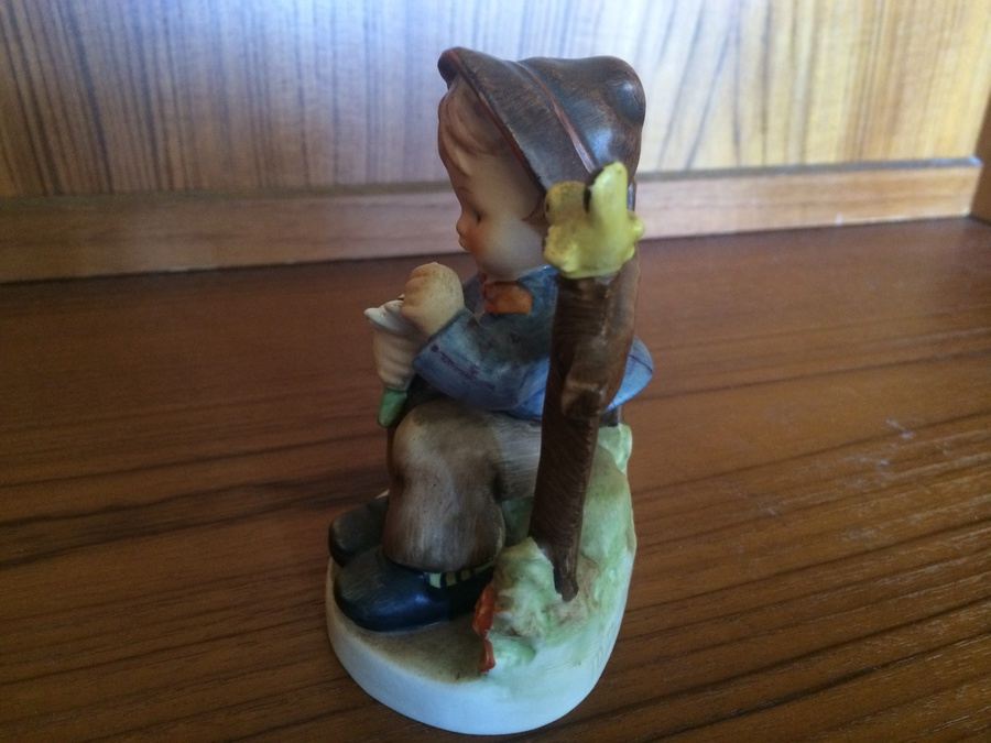 Goebel MI Hummel - She Loves Me She Loves Me Not #174 [Photo 3]