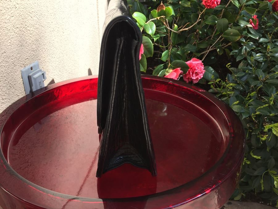 Black Varon Croc Embossed Handbag [Photo 6]