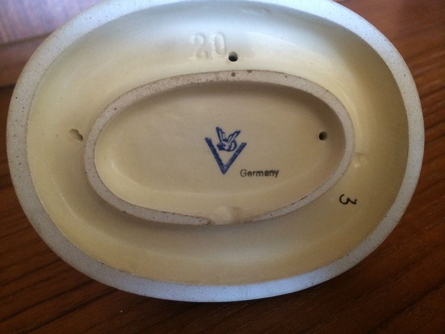 GOEBEL Hummel Figurine- 'PRAYER BEFORE BATTLE' , #20 [Photo 8]