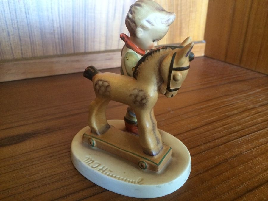 GOEBEL Hummel Figurine- 'PRAYER BEFORE BATTLE' , #20 [Photo 4]