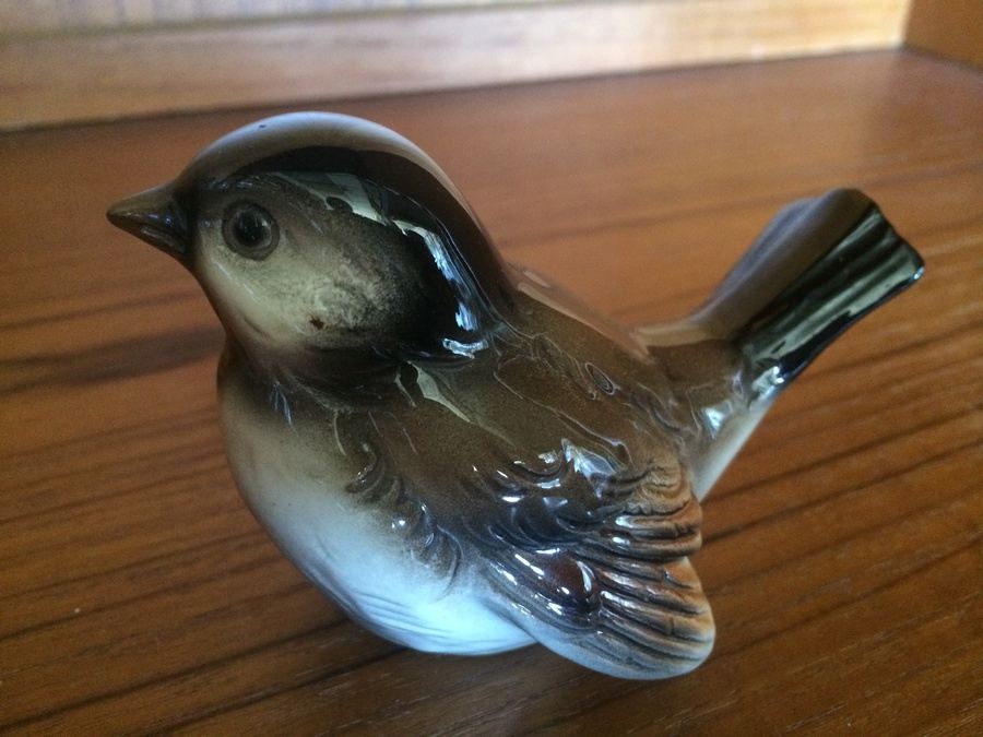 VINTAGE GOEBEL Porcelain SPARROW Bird Figurine CV73 [Photo 1]
