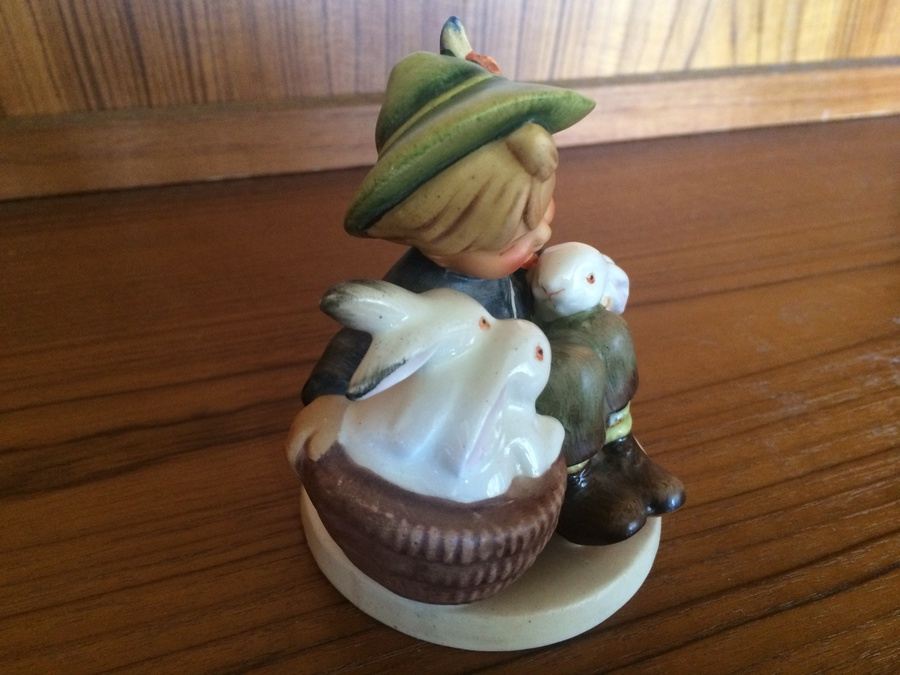 Hummel Goebel Playmates 58/0 Figurine Boy Rabbits German Porcelain [Photo 6]