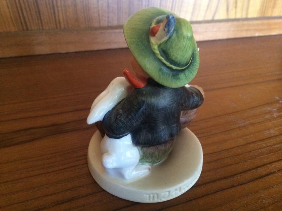 Hummel Goebel Playmates 58/0 Figurine Boy Rabbits German Porcelain [Photo 3]