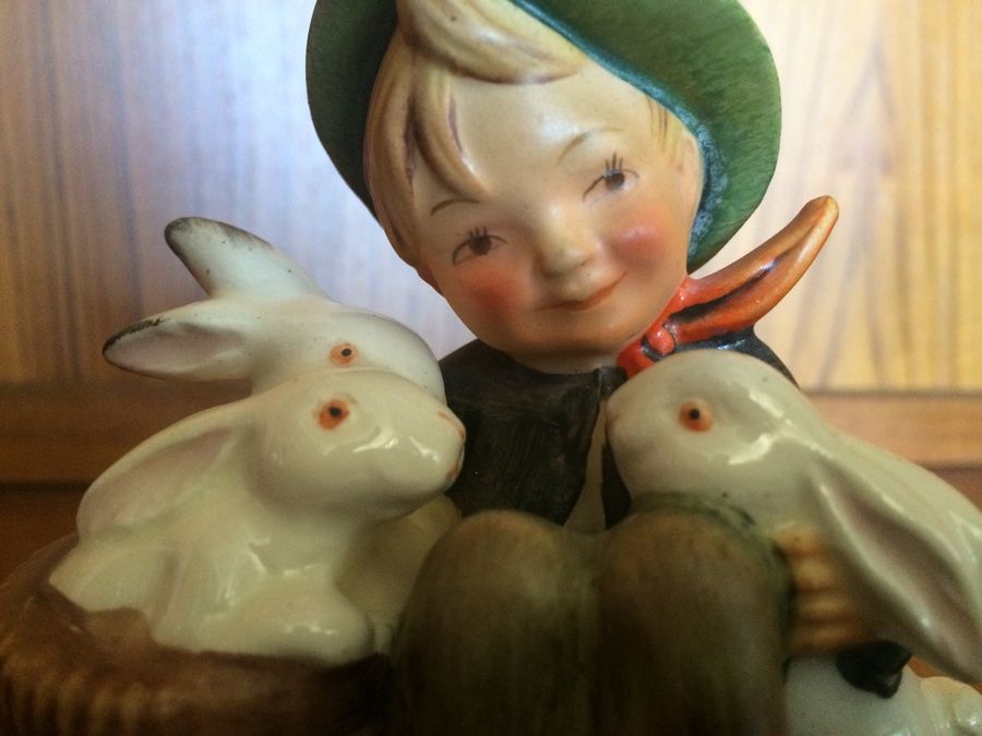 Hummel Goebel Playmates 58/0 Figurine Boy Rabbits German Porcelain [Photo 7]