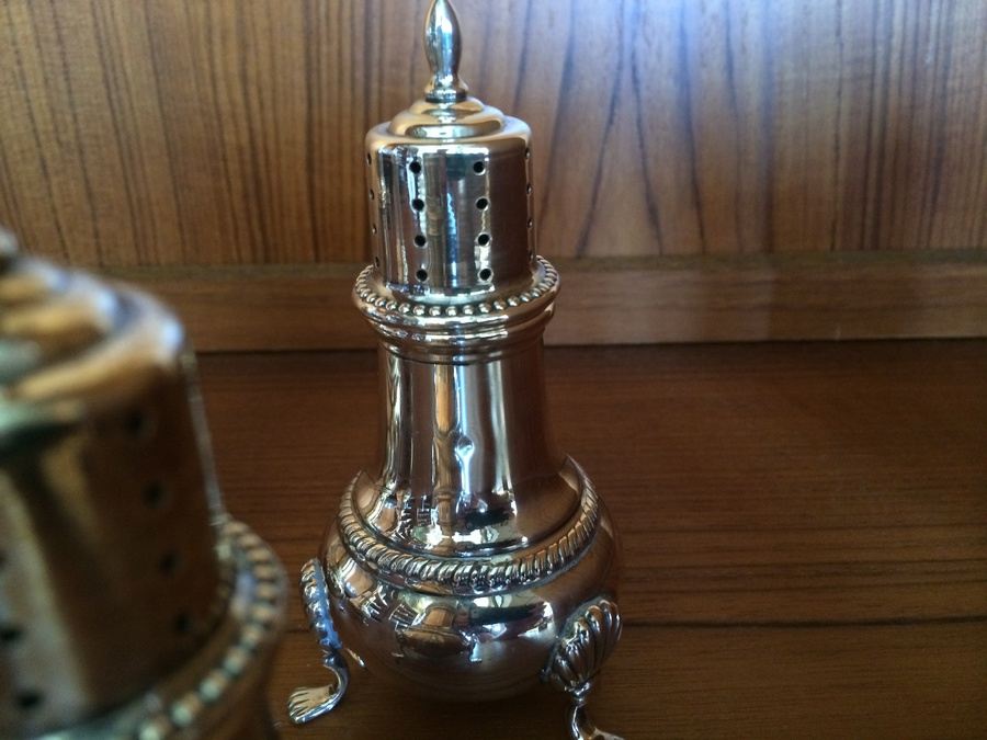 Sterling Silver Salt Shakers in Excellent Condition [Photo 7]