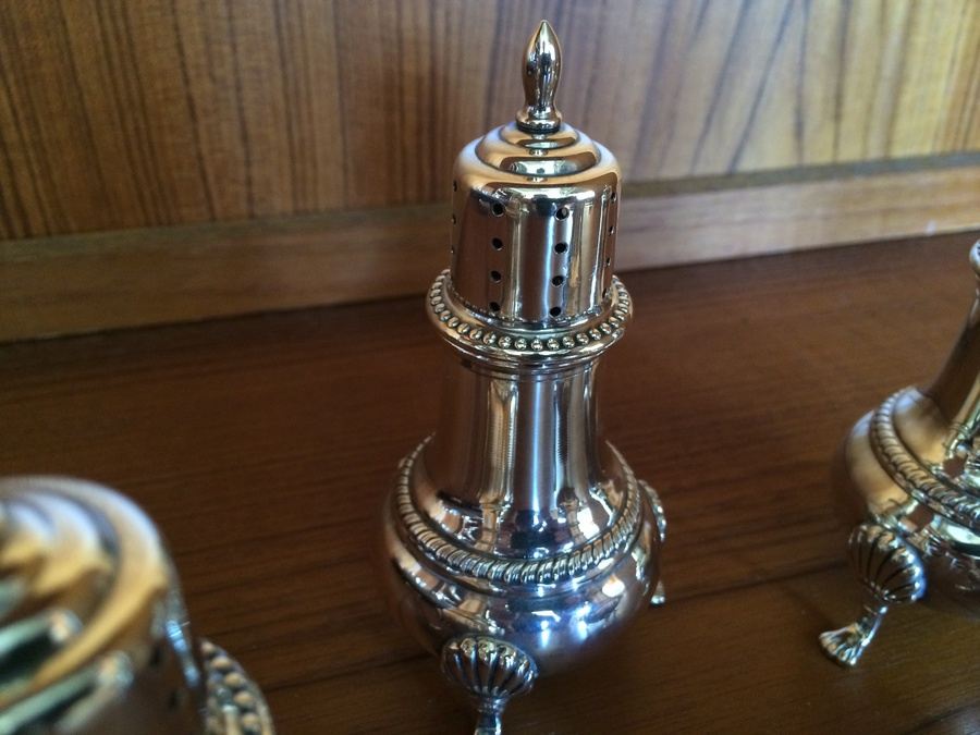 Sterling Silver Salt Shakers in Excellent Condition [Photo 6]