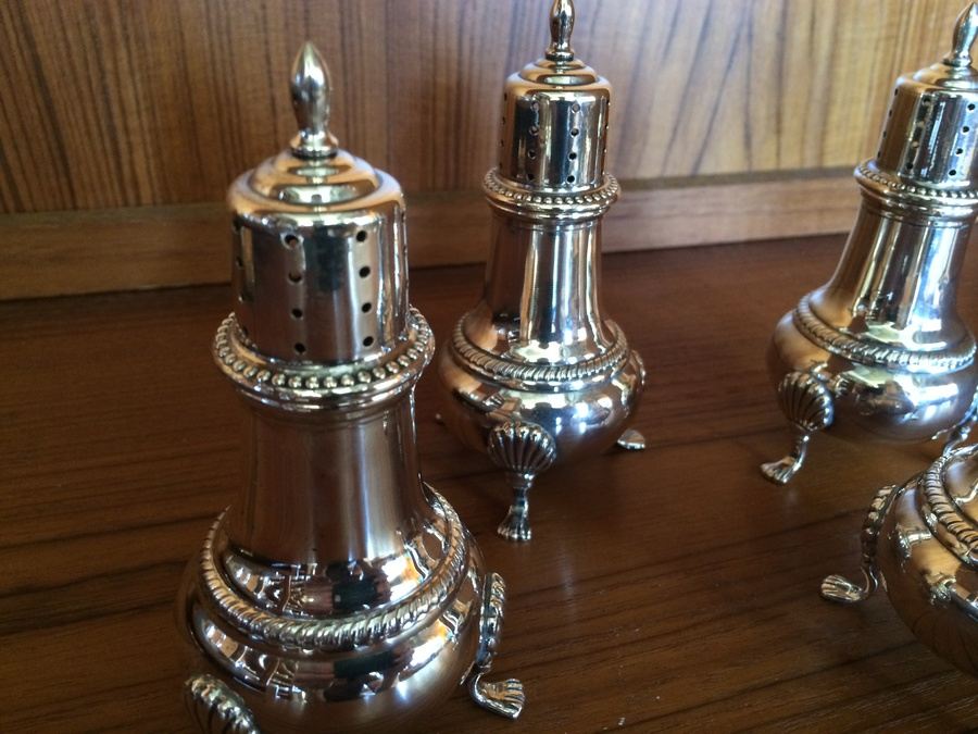 Sterling Silver Salt Shakers in Excellent Condition [Photo 3]