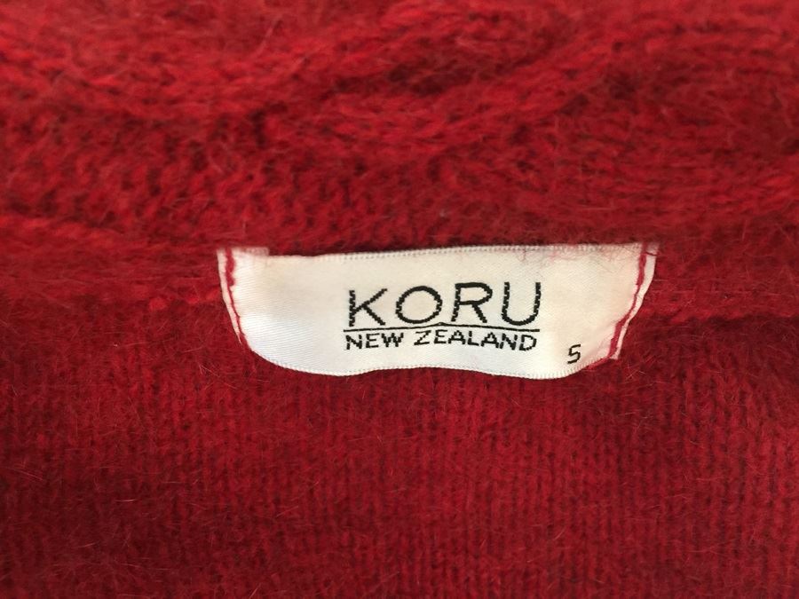 KORU New Zealand Sweater Size S [Photo 3]