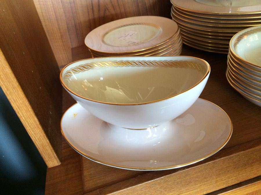 Vintage 1950's Lenox 'Caribbee' Pattern 69-Piece China Set [Photo 11]