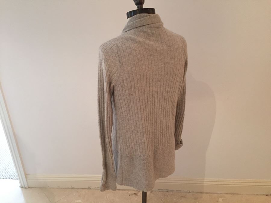 Nieman Marcus Sweater Size S [Photo 3]