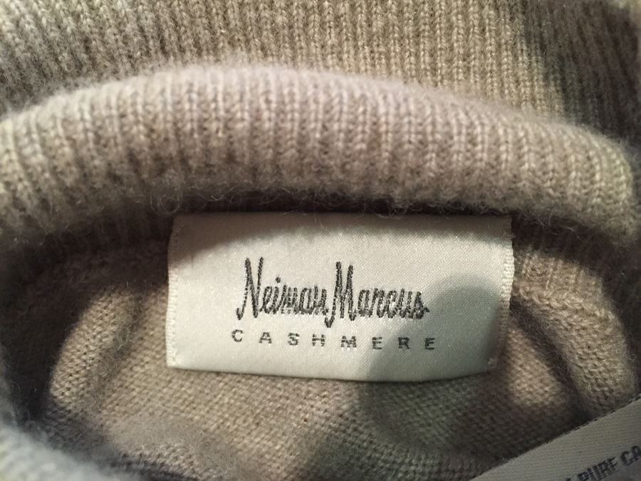 Nieman Marcus Cashmere Sweater Size S [Photo 3]