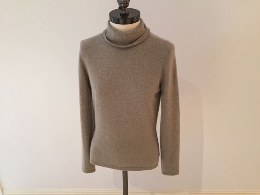Nieman Marcus Cashmere Sweater Size S