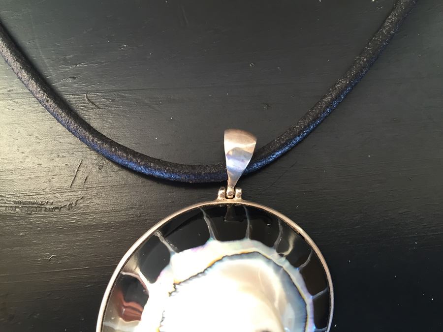 Nautilus Shell Pendant Necklace With Sterling Silver Clasp And Bale Wt:21.4g [Photo 9]