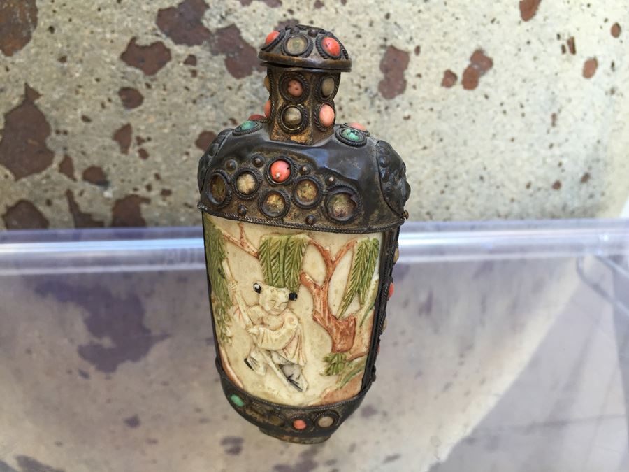 Old Hand Made Snuff Bottle [Photo 1]